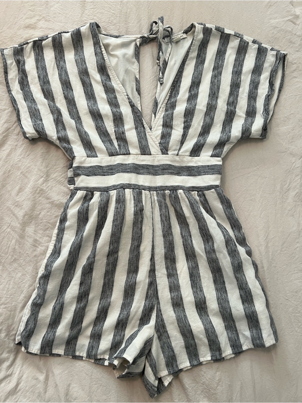 American Eagle AE Gray & White Striped Women’s One-Piece Romper with Pockets XS